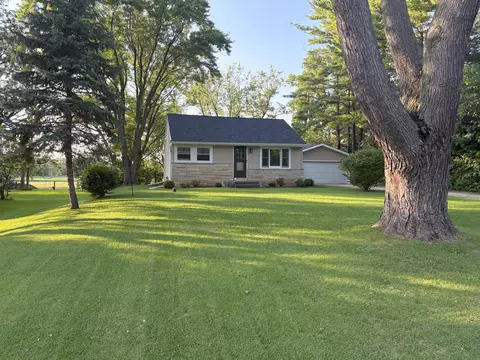 w1306 North Blue Spring Lake Drive, Palmyra, WI 53156