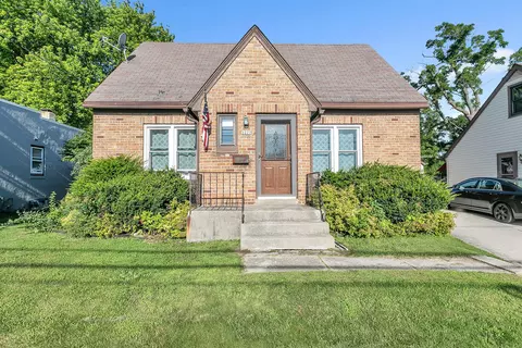 2222 S 10th, Manitowoc, WI 54220