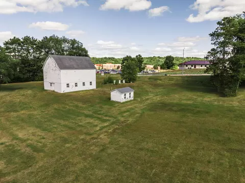 n6923 Briggs Road, Holland, WI 54636