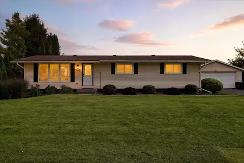 w1434 Cardiff Lane, Ixonia, WI 53036