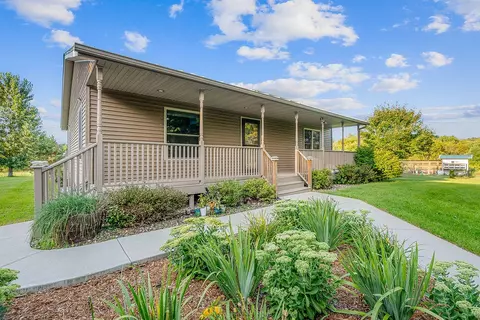 w5140 Hale Road, Farmington, WI 54636