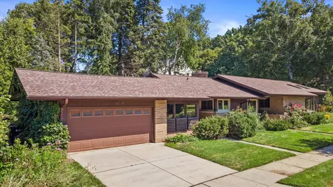504 Brookdale, South Milwaukee, WI 53172