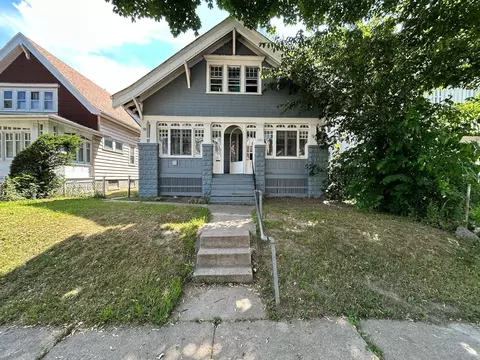 2421 W Auer, Milwaukee, WI 53206