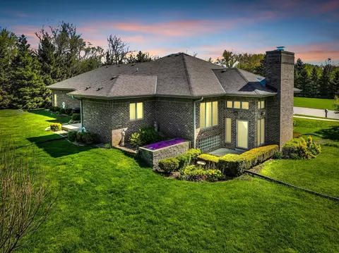 2132 Esquire, Mount Pleasant, WI 53406