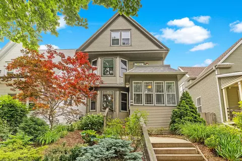 713 E Russell #715, Milwaukee, WI 53207