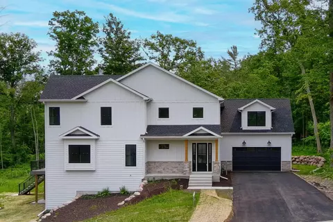 n2692 Forest Drive, Lake Geneva, WI 53147