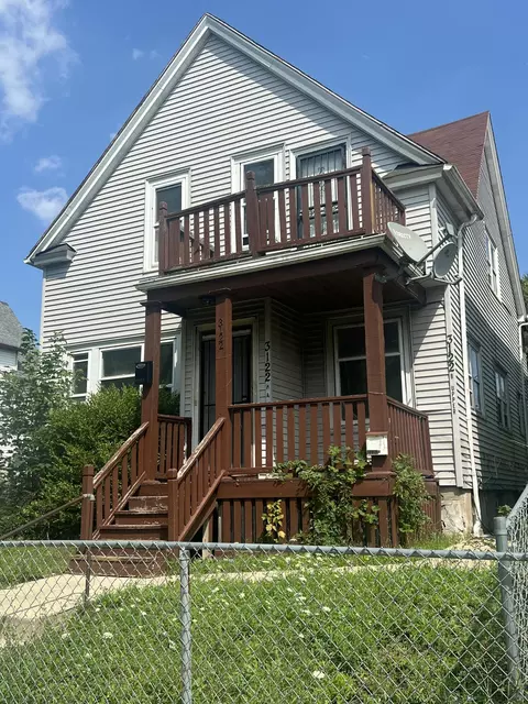3122 N 21st #A, Milwaukee, WI 53206