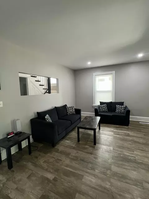 2009 N 37th, Milwaukee, WI 53208