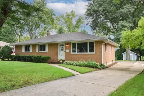 1415 Hawthorn, Waukesha, WI 53188