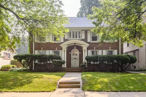 2550 N Grant, Milwaukee, WI 53210