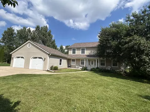 875 Hancock #877, Oconomowoc, WI 53066