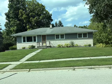 310 Braatz, Kewaskum, WI 53040