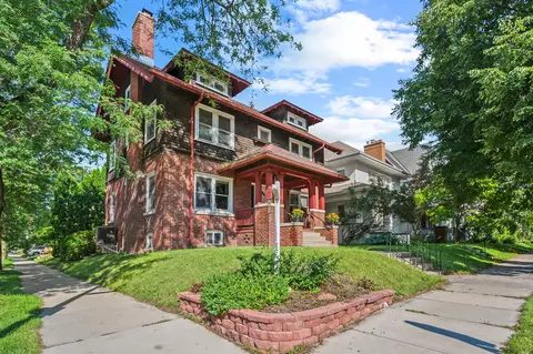 3003 N Farwell, Milwaukee, WI 53211