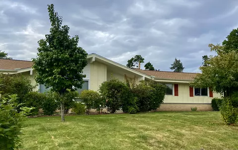 13780 W W Park, New Berlin, WI 53151