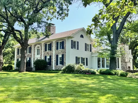 w336s9604 Red Brae, Mukwonago, WI 53149