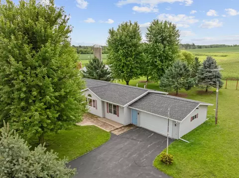 w5487 County Road F, Lyndon, WI 53093
