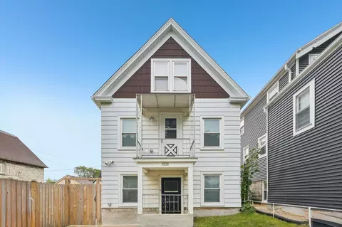3719 E Barnard, Cudahy, WI 53110