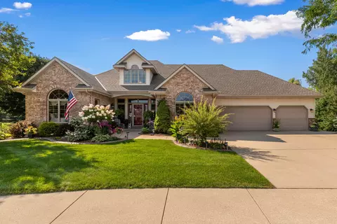 880 Hickory, Hartford, WI 53027