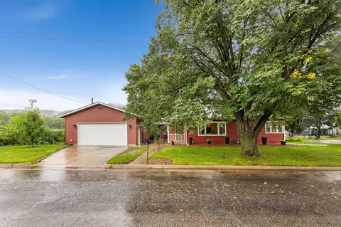 1919 Strong, La Crosse, WI 54601