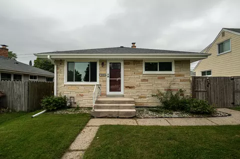 4820 W Layton, Greenfield, WI 53220