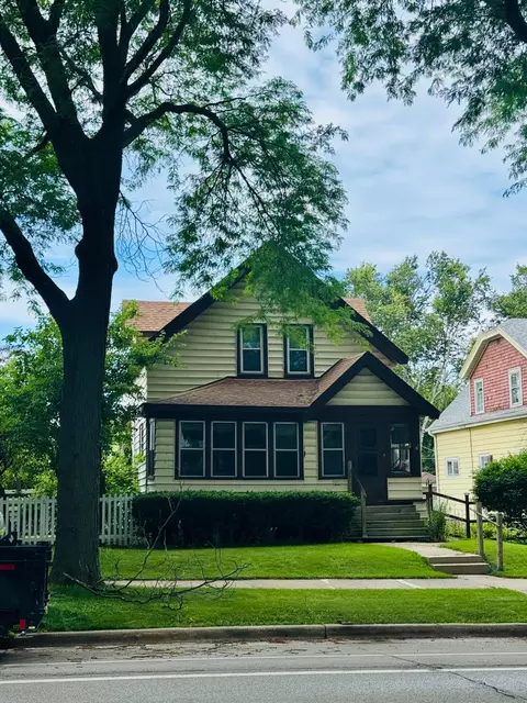 2344 E Oklahoma, Milwaukee, WI 53207