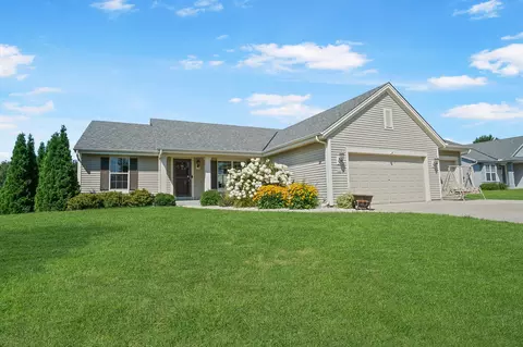 565 Lambert, Slinger, WI 53086