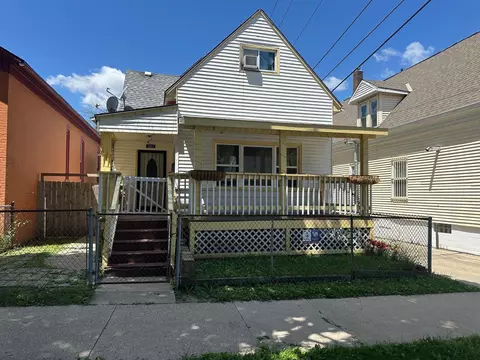 1521 S 12th, Milwaukee, WI 53204