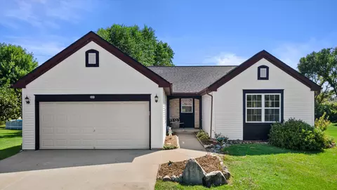 205 Shore, Oconomowoc, WI 53066