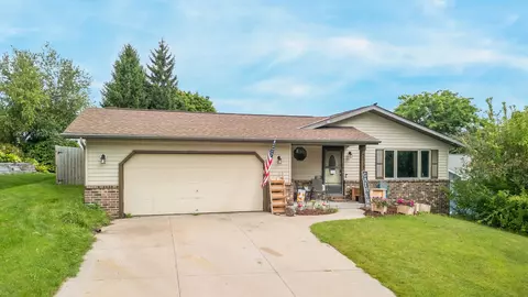 3218 Windsor, West Bend, WI 53090
