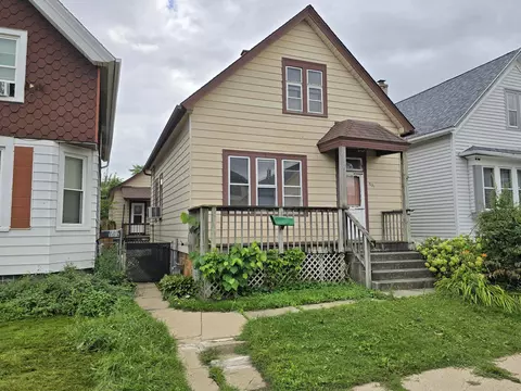3131 W Madison, Milwaukee, WI 53215
