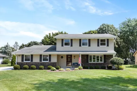 w223n2276 Meadowood, Waukesha, WI 53186