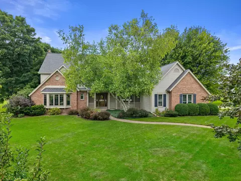 11803 N Lantern, Mequon, WI 53092