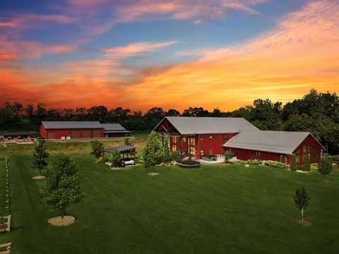 2575 County Highway Cc, Hartford, WI 53027