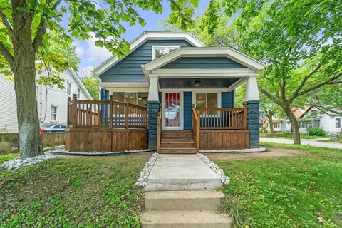 2977 N Richards, Milwaukee, WI 53212