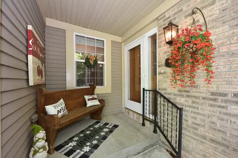 2809 Gateway #1, Hartford, WI 53027