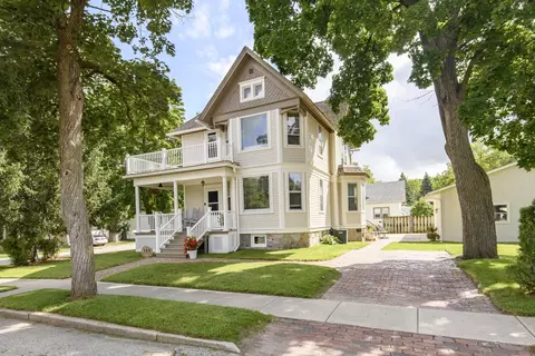 144 Evergreen, Dousman, WI 53118