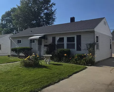 6900 W Bennett, Milwaukee, WI 53219