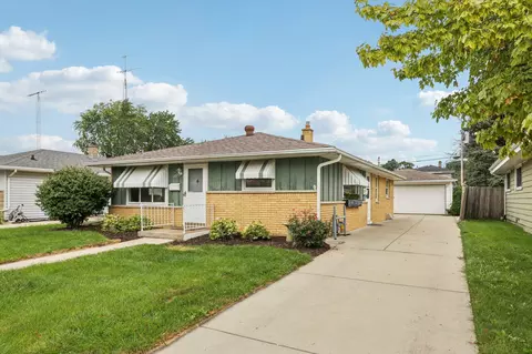 1723 W Lawn, Racine, WI 53405