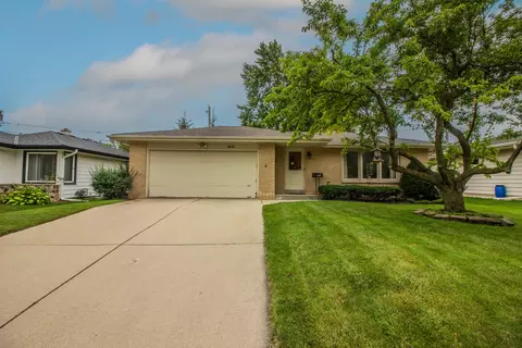 1411 W Grange, Milwaukee, WI 53221