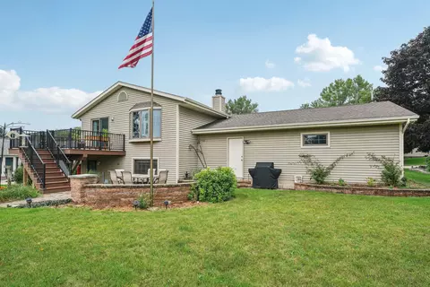 1609 Larkspur, West Bend, WI 53090