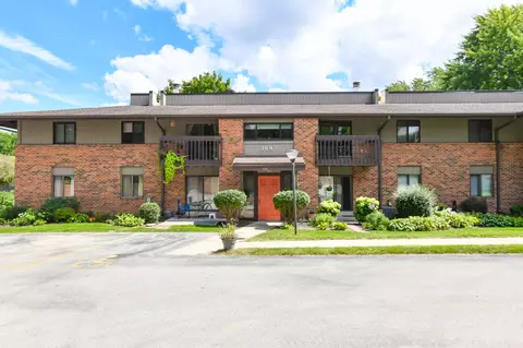 368 Park Hl #G, Pewaukee, WI 53072