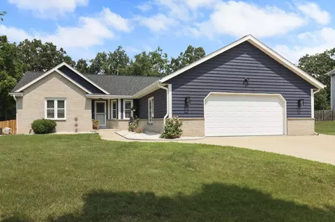 7742 W Lake Pointe, Franklin, WI 53132
