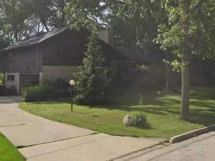 2427 N 120th, Wauwatosa, WI 53226