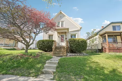 2232 Eden, Saint Francis, WI 53235