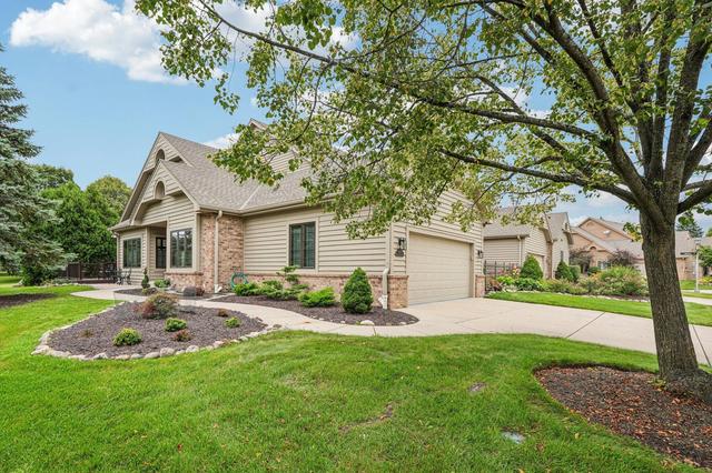 8517 S Country Clb, Franklin, WI 53132