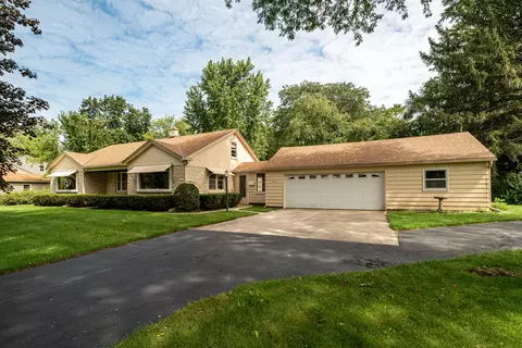 226 Vernon, Thiensville, WI 53092