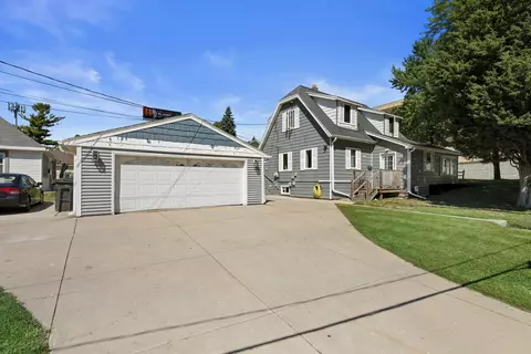 10006 W Bungalow, West Allis, WI 53214