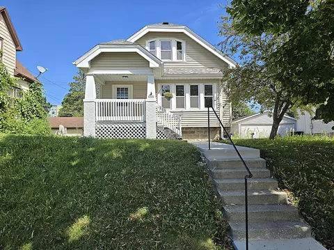 2006 S 89th, West Allis, WI 53227