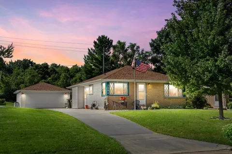 709 Edgewood, South Milwaukee, WI 53172