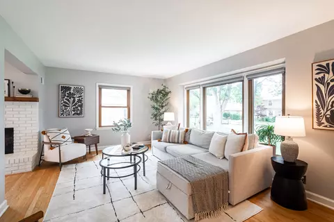 171 N 89th, Wauwatosa, WI 53226